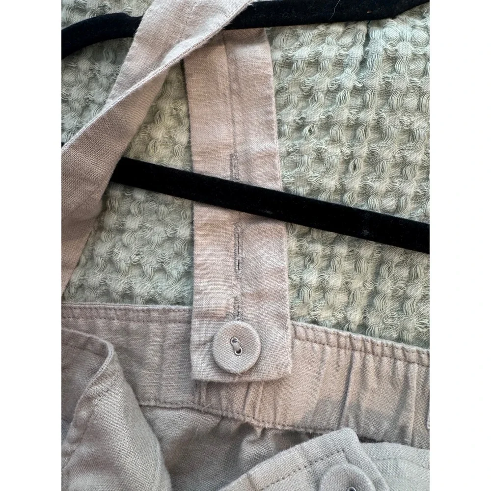 Everlane linen button